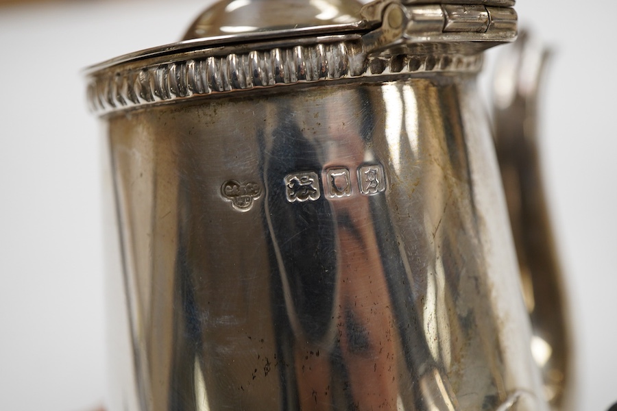 A George V silver café au lait pair, by Goldsmiths & Silversmiths Co Ltd, London, 1922, height 16.5cmm gross weight 20.3oz.